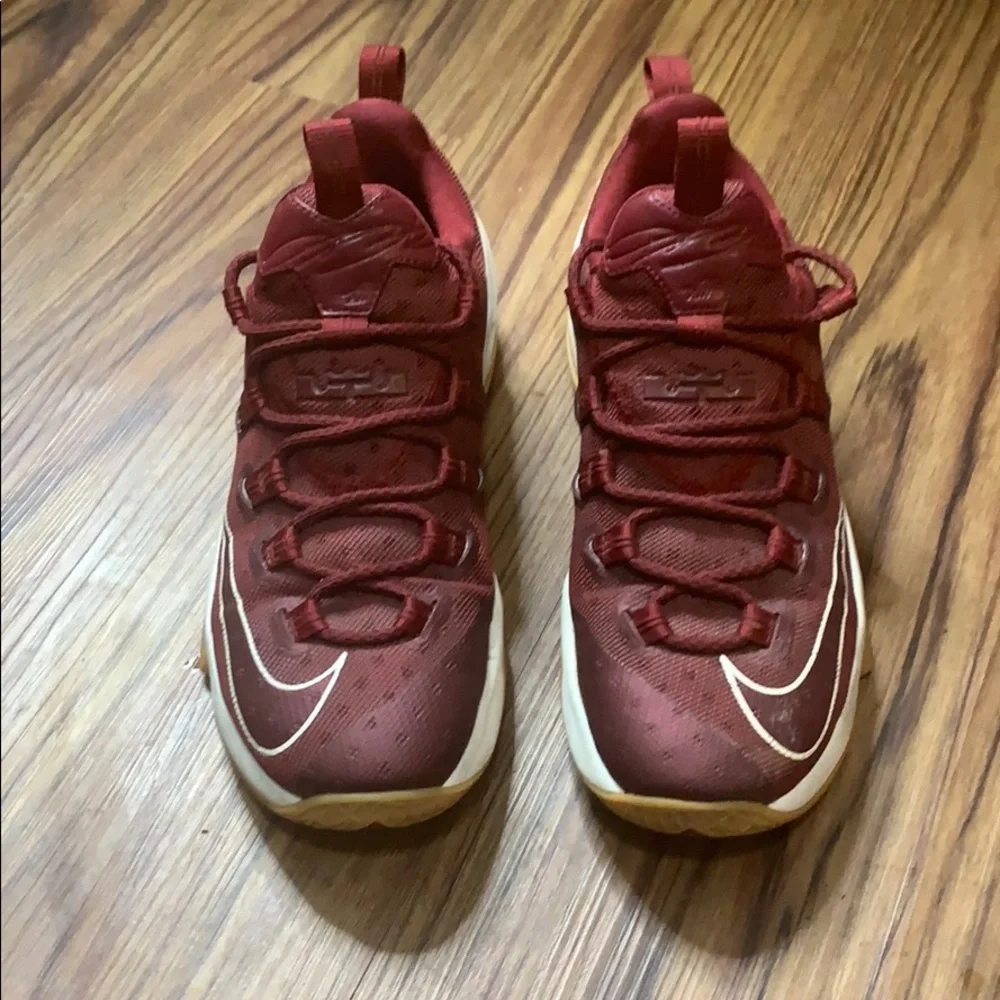 Nike Lebron 13 Low CAVS Men Sneakers